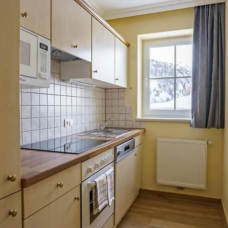 Apart-hotel Hubertus Alpine Living 4*